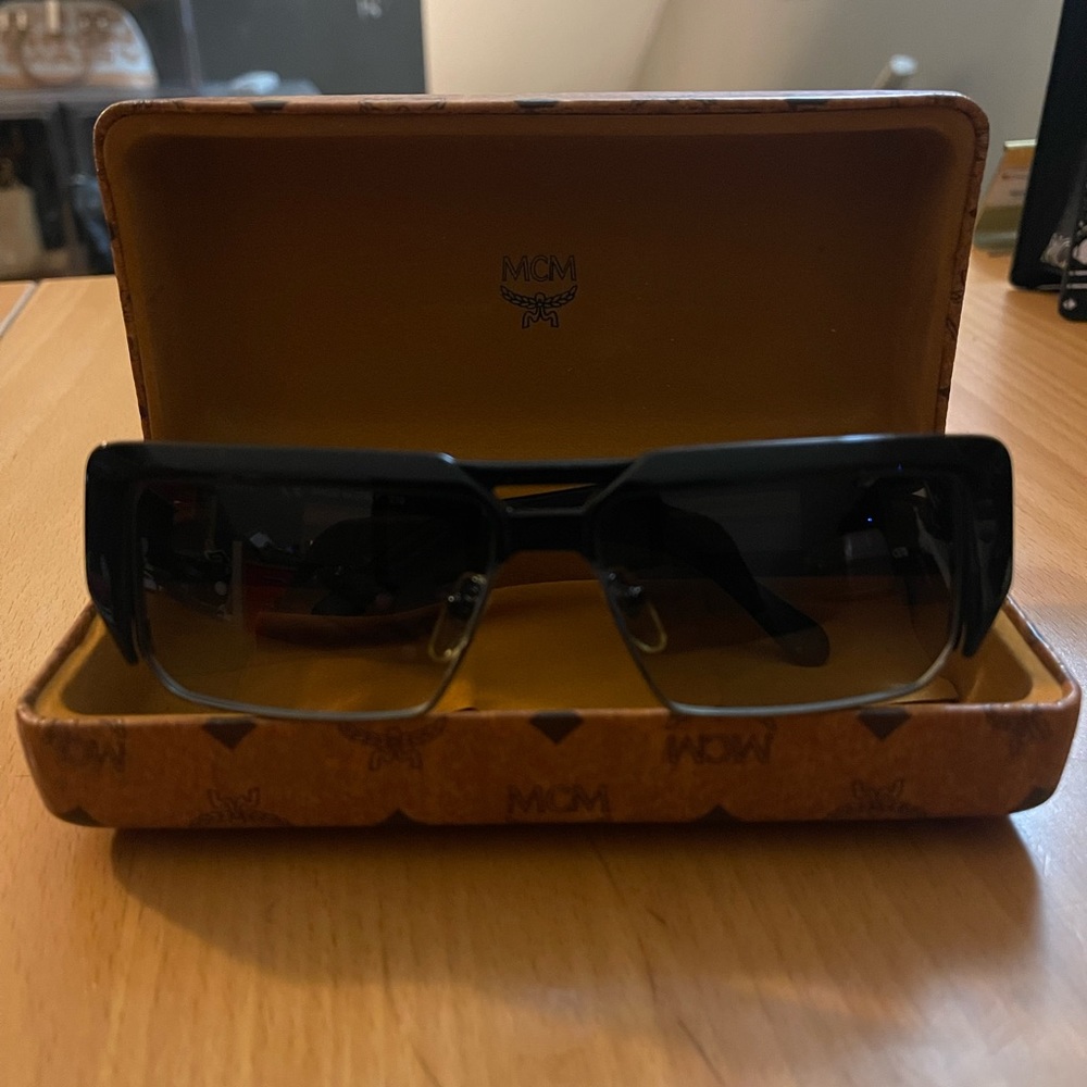 Men’s MCM Rectangle Sunglasses %100 authentic.